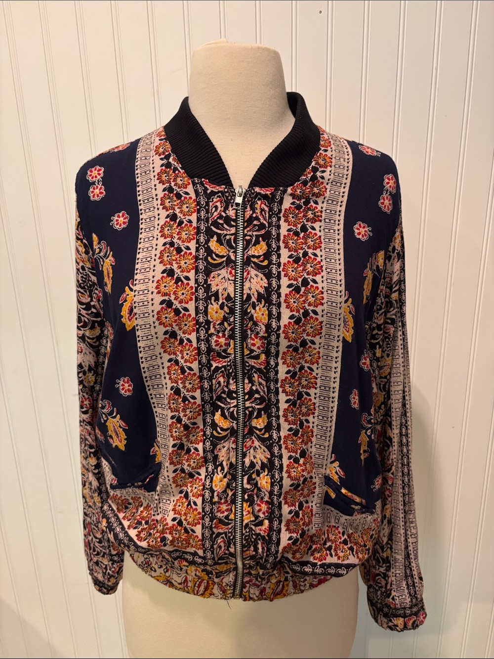 Sky and Sand Printed Floral Bomber Jacket - Navy Sz Large
